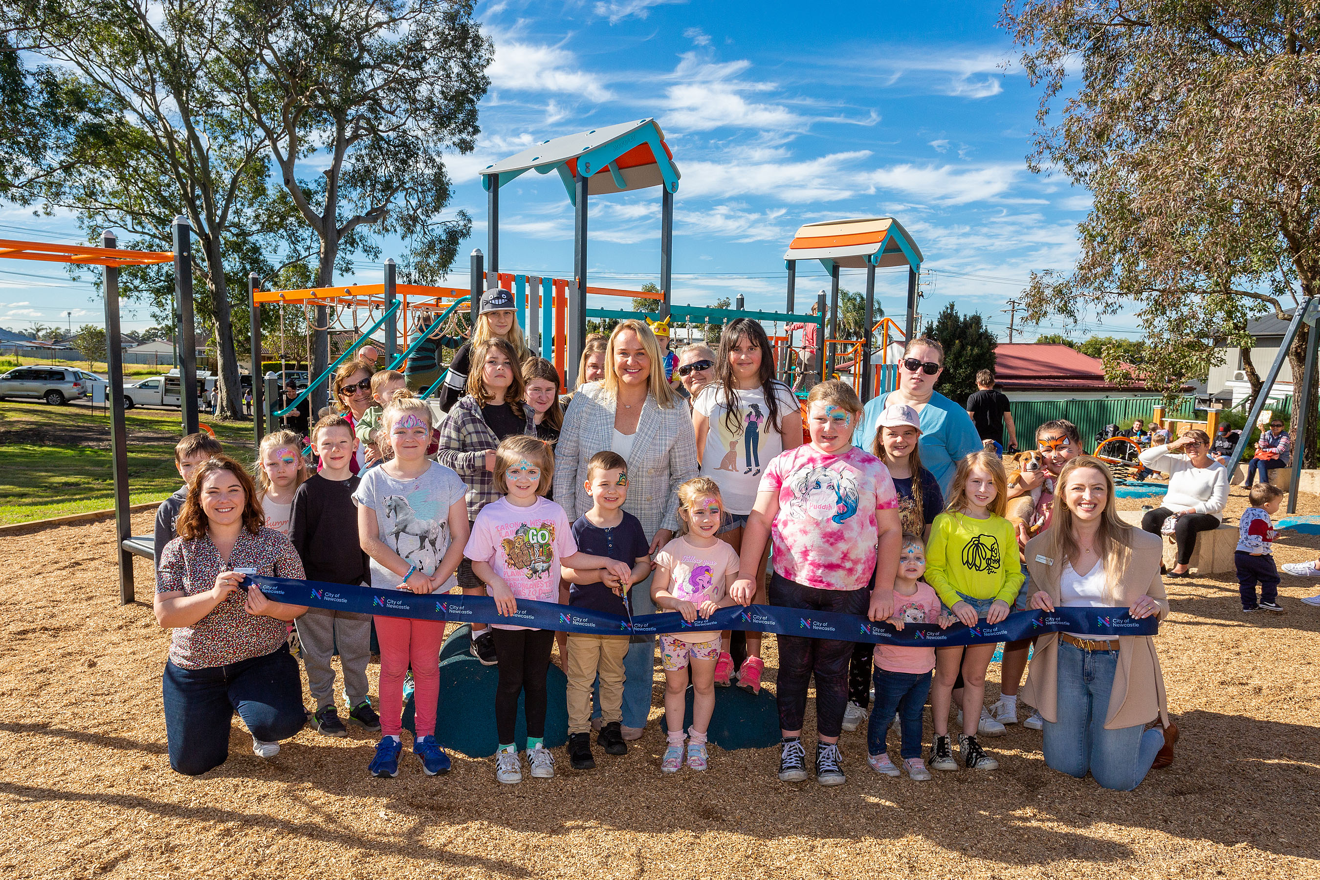 Lord-Mayor-Nuatali-Nelmes-opening-a-new-playground-in-Tarro-with-the-community-in-2022.jpg